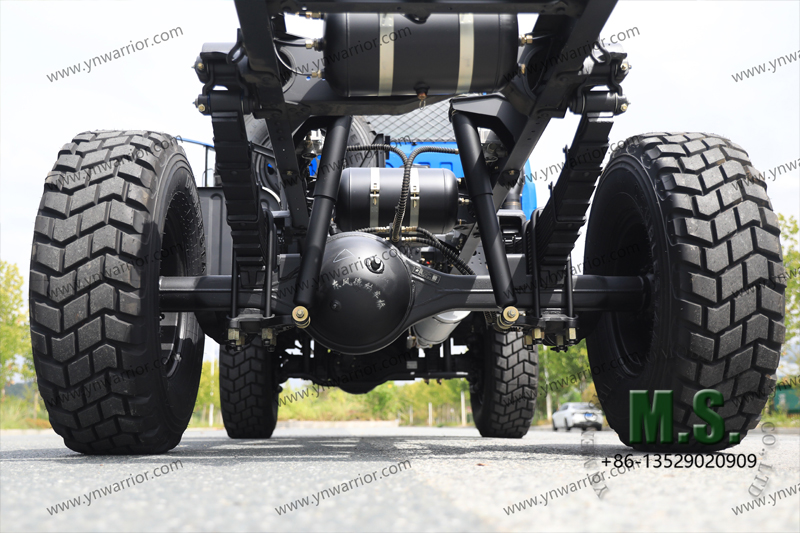 details of Chinese regular solid truck chassis