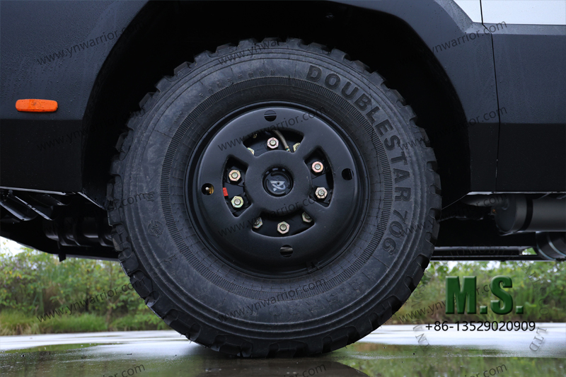 Dongfeng 4x4 off-road bus tyre with metal rim