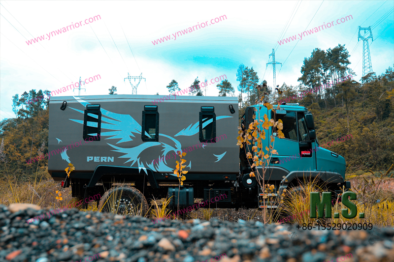 high-end off-road capacity Chinese made camper truck or soldier carrier truck