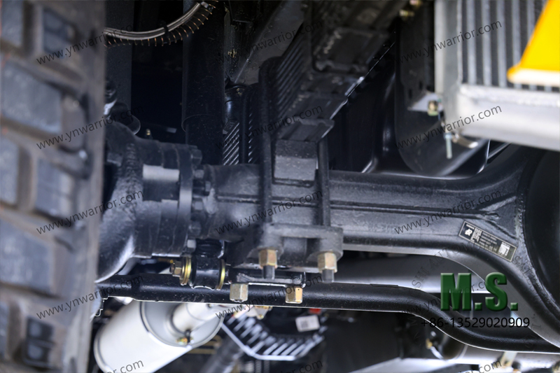 8-ton gross weight Dongfeng 4x4 off-road bus solid rigid axle