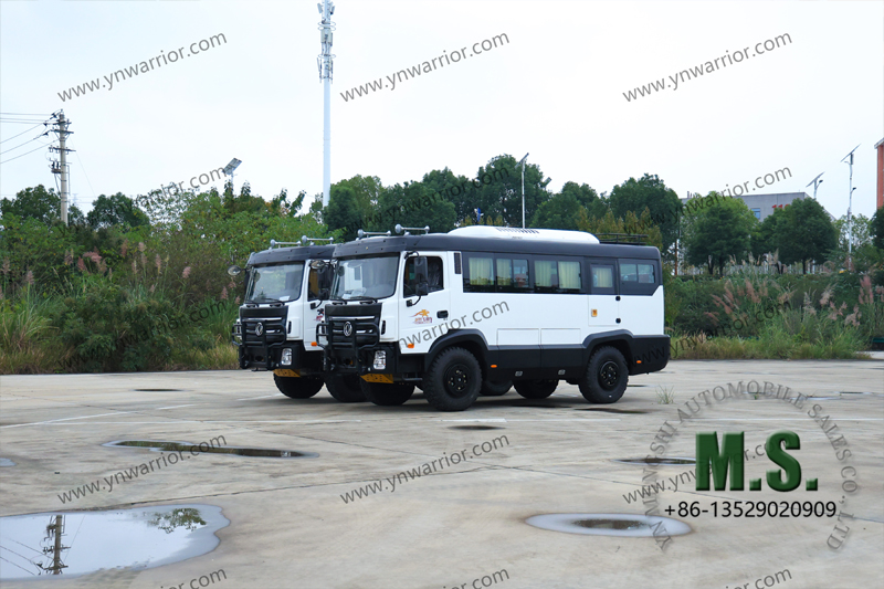 Dongfeng 4x4 off-road bus in test filed
