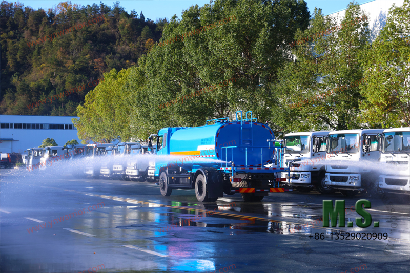 Dongfeng 4x2 water sprinkler truck side watering dust suppression