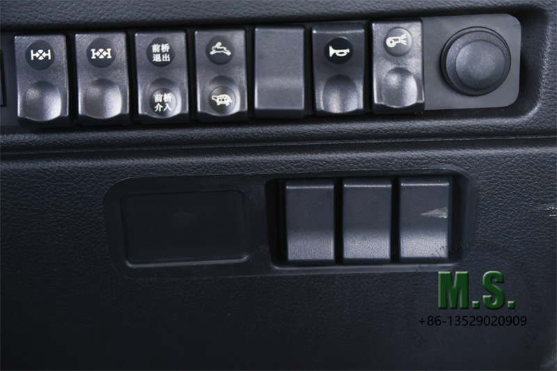 Dongfeng 4x2 18-ton gross weight cargo truck low price band new contorl pannel in the cab