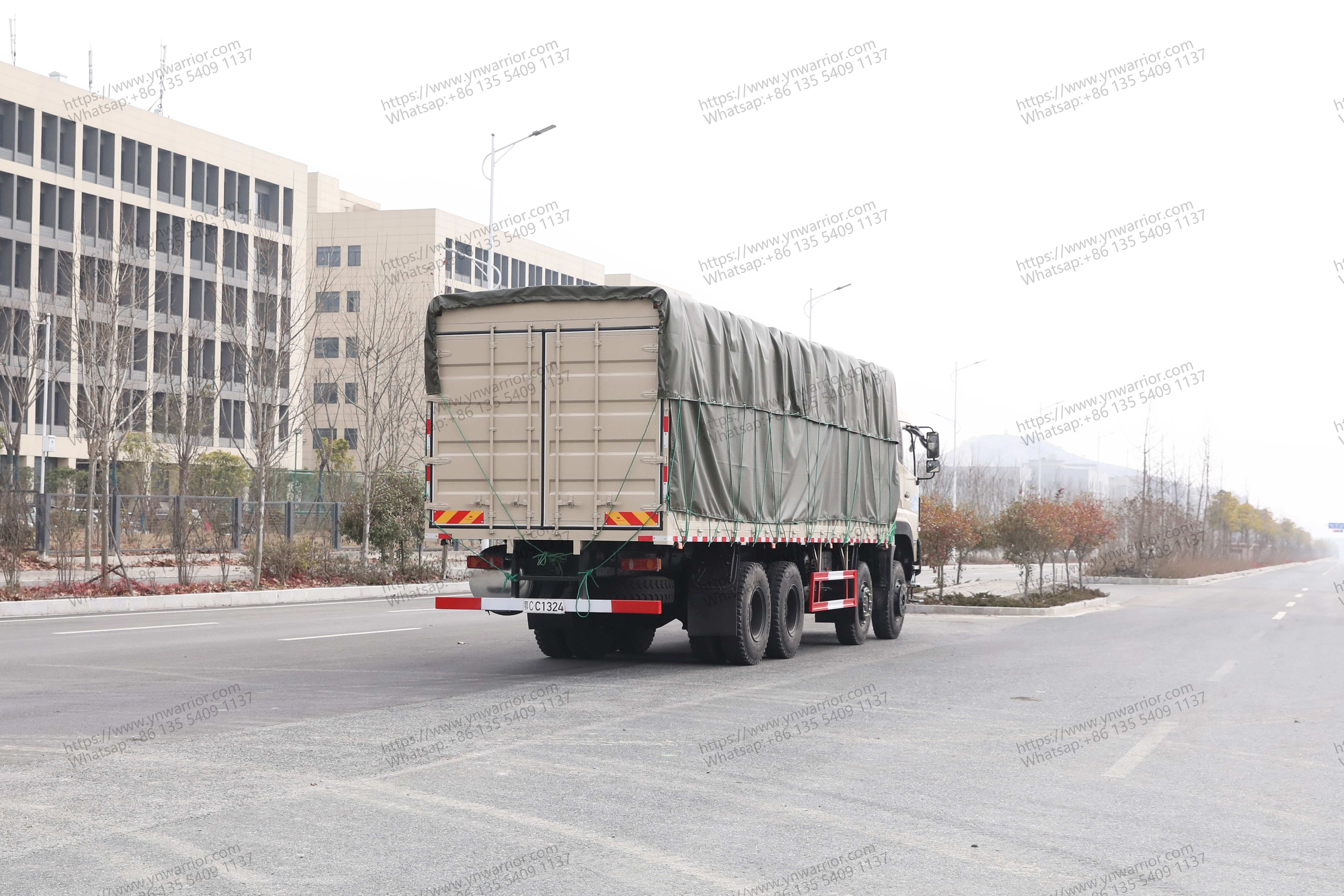 Dongfeng 8x8 heavy duty truck manufacturer direct