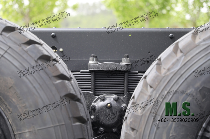 Dongfeng 6x6 double row truck but multiple leaf spring