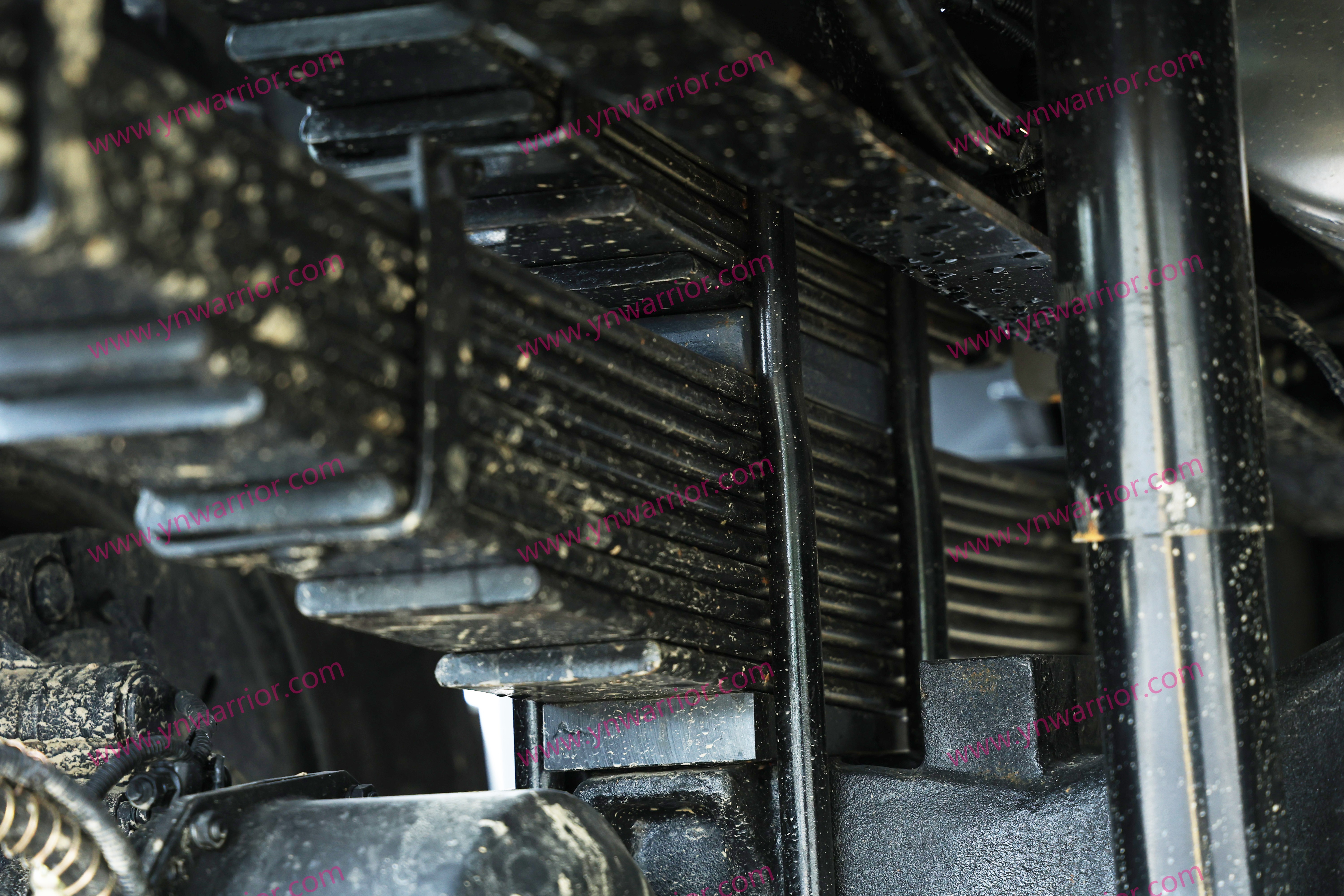 rear leaf spring suspension of Chinese Armored troops carrier