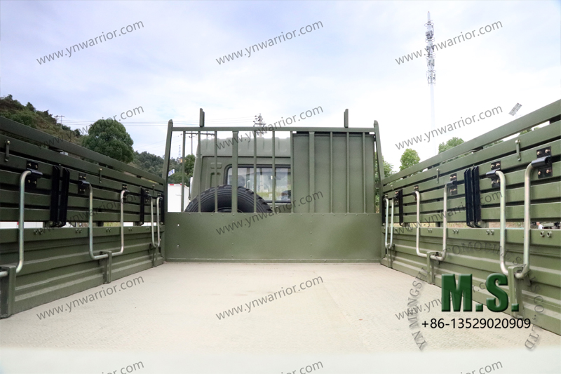 Dongfeng Tianjin Military truck with side foldable metal seat