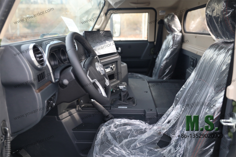 Dongfeng Mengshi 4x4 off-road chassis with cab inside of cab