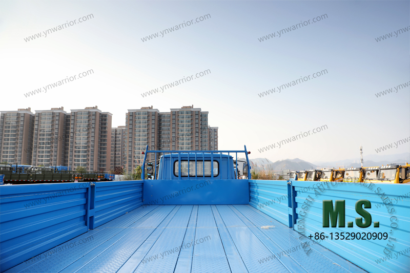 Dual-control system for cargo trucks anti-rust cargo box