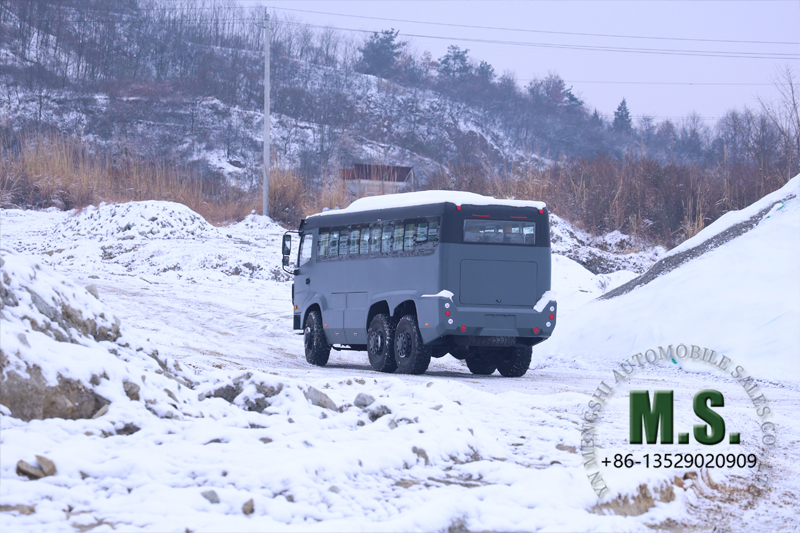 Dongfeng 6x6 off-road bus snowy day off-road test