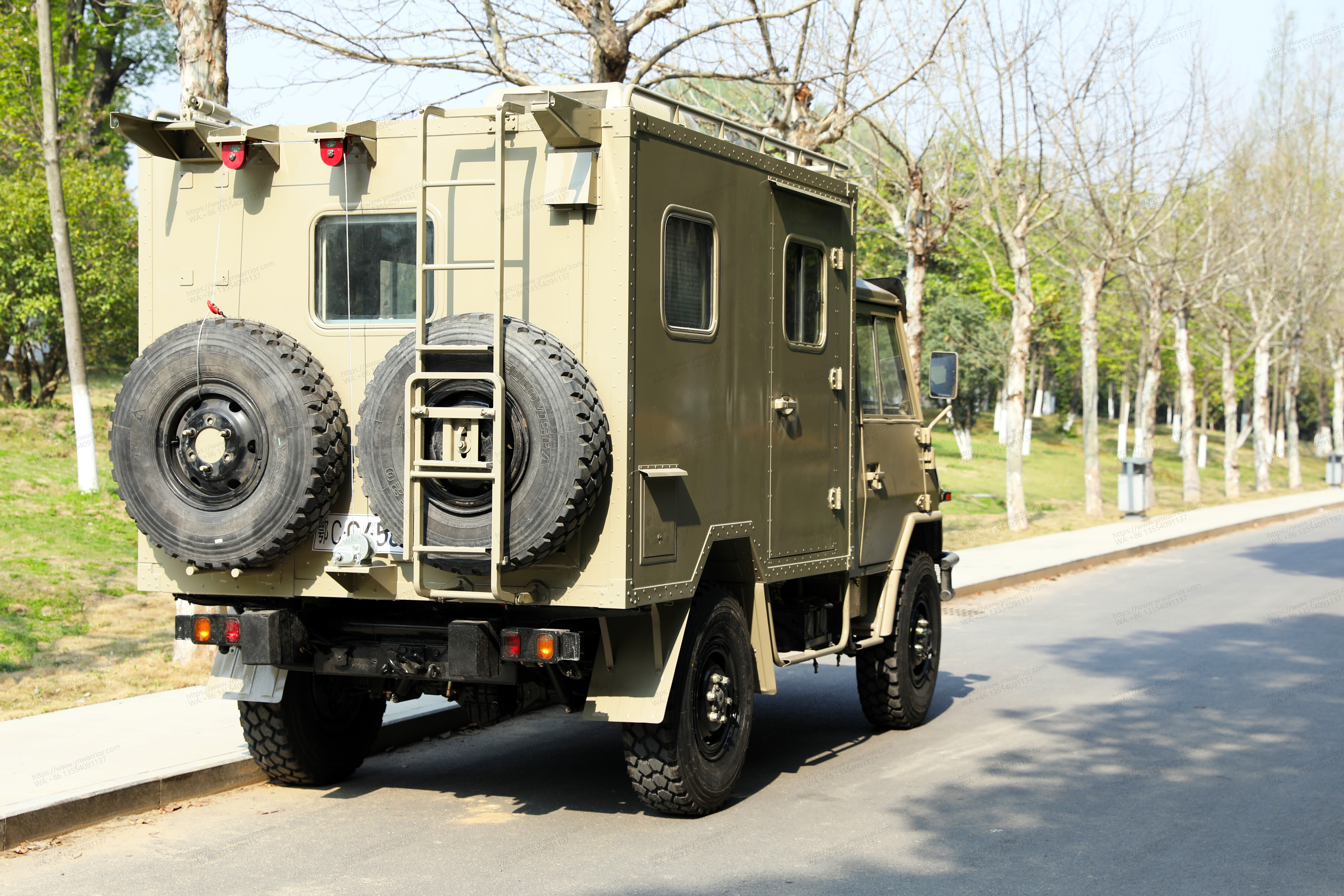 Chinese 4x4 off-road IVECO RV rear real scene