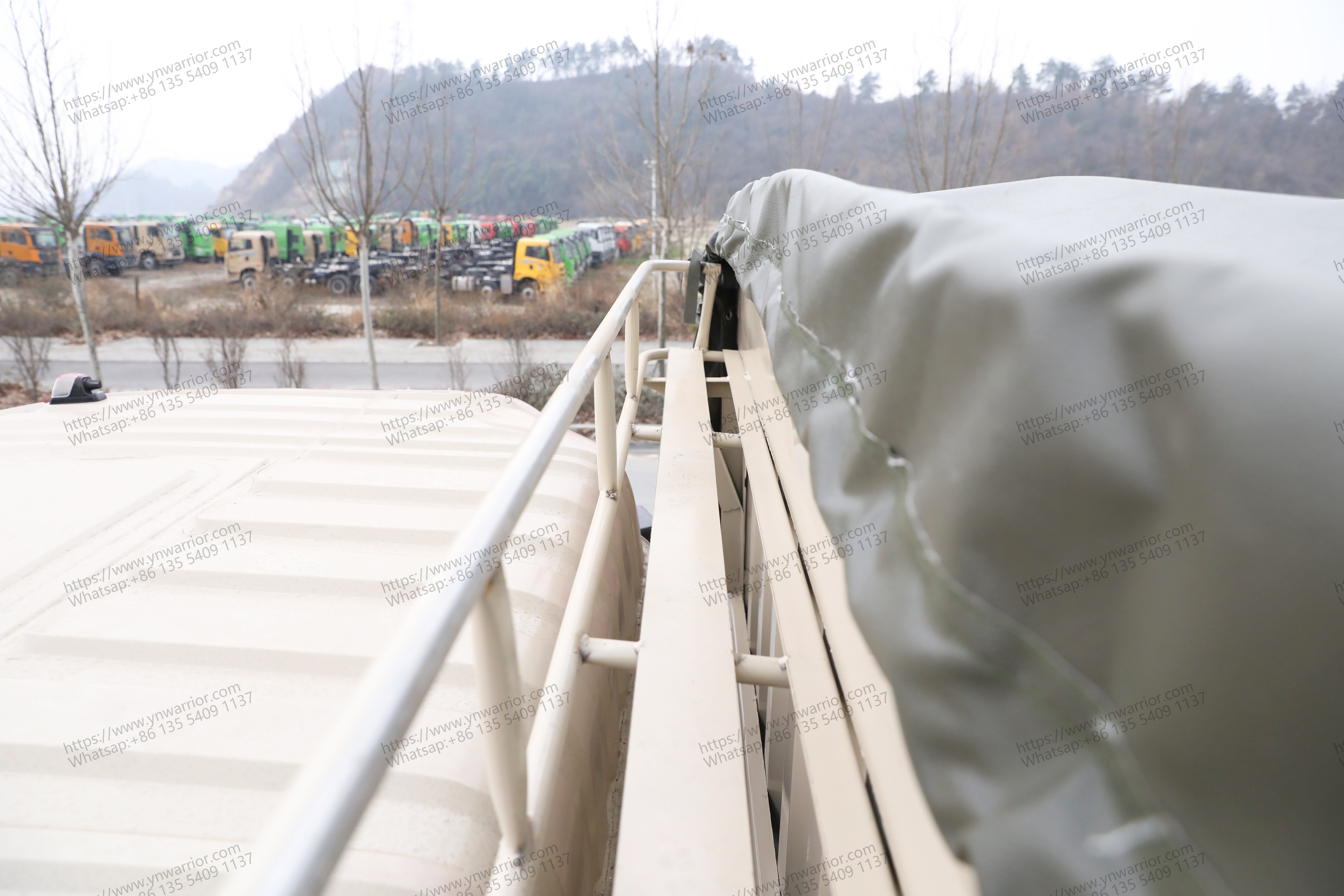 Dongfeng 8x8 heavy duty truck cargo box details