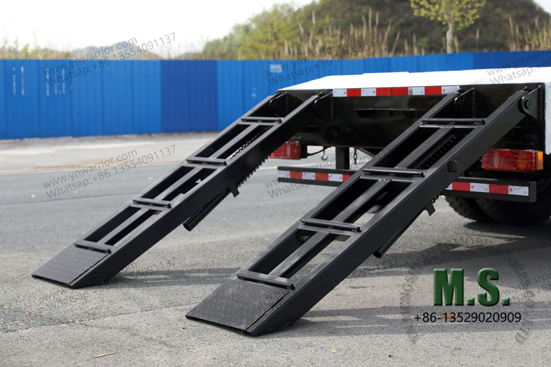 4X2 flatbed rescue truck folding uphill