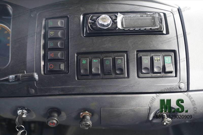 Dongfeng 4x2 cargo truck dashborad