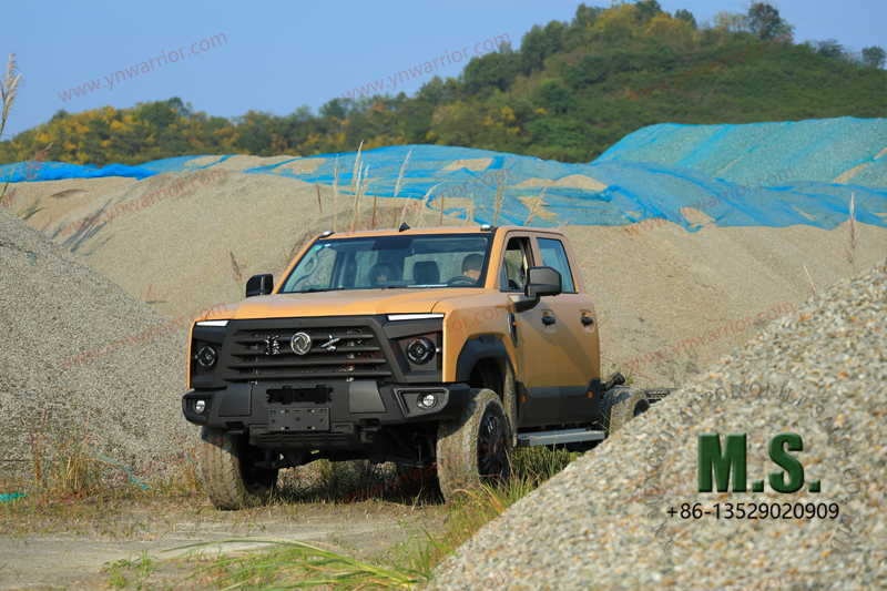 Dongfeng Mengshi MS600 through sand road