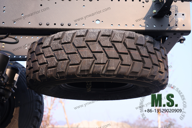 dongfeng 6x6 long nose truck chassis with cab spare tyre under chassis frame