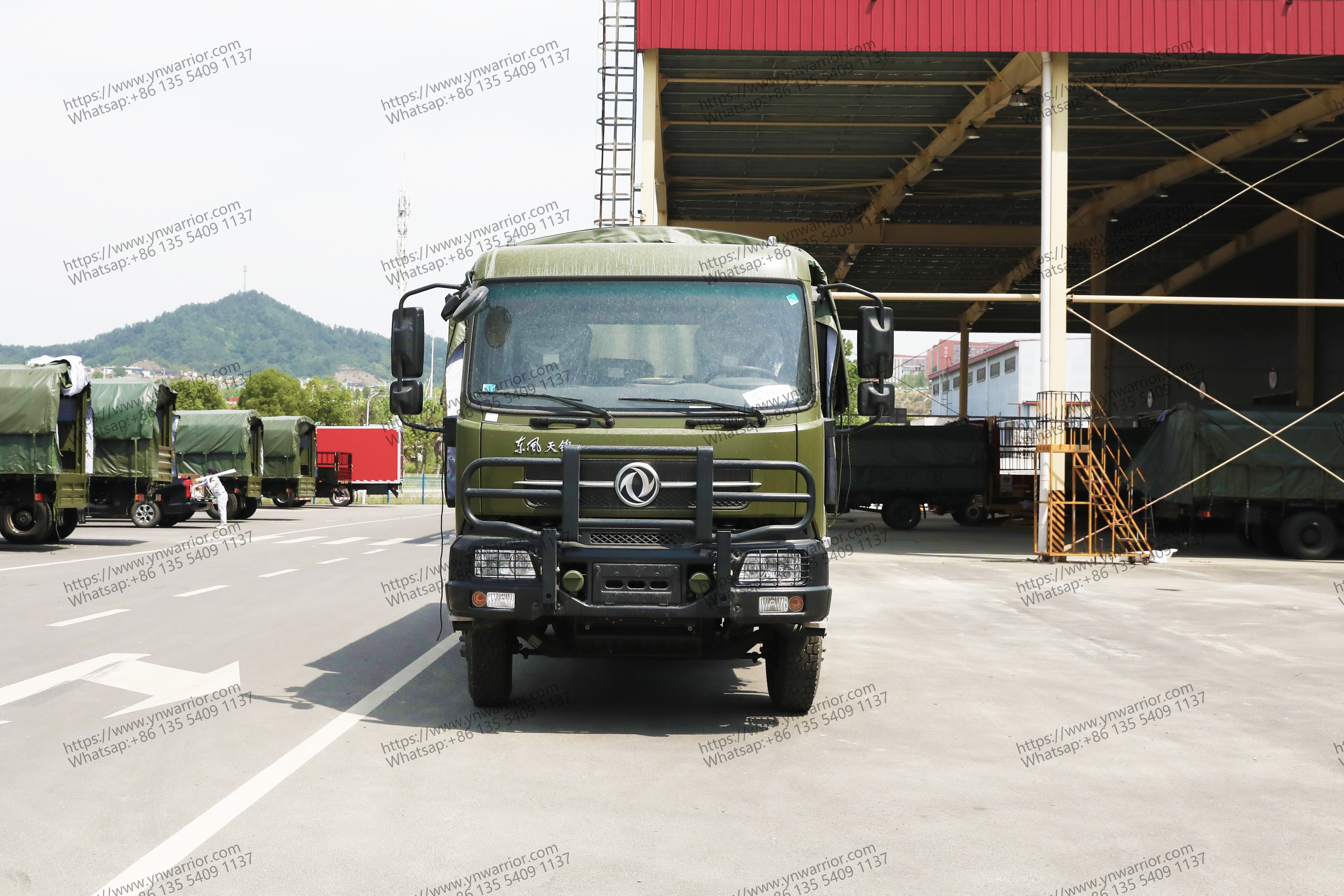 Dongfeng 4x4 truck with rain cannopy front