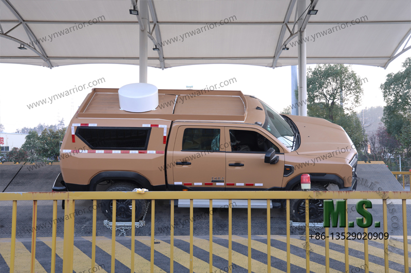 Chinese 4x4 high-end euro-6 double wishbone independents suspension pick-up side slope hold ablity test