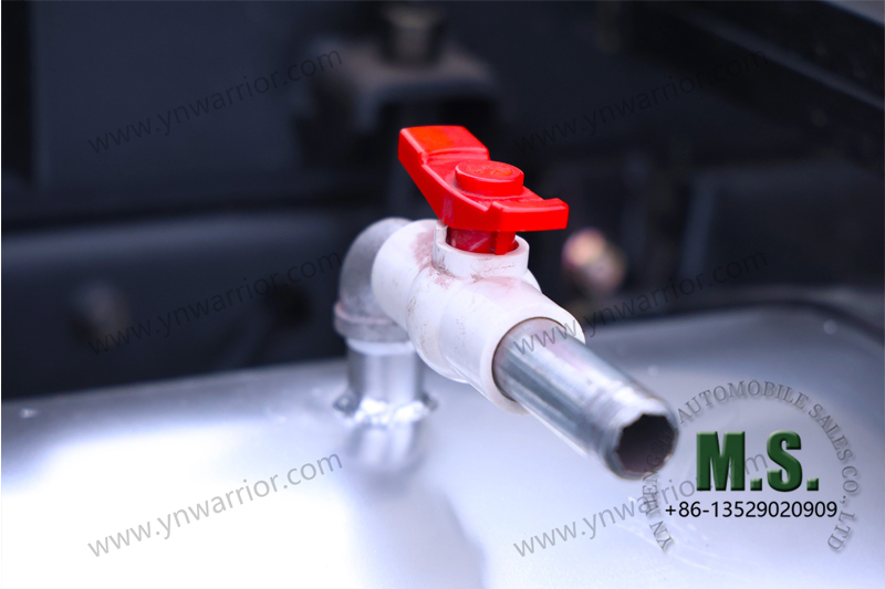 dongfeng 6x6 off-road dump truck air cylinder injection port