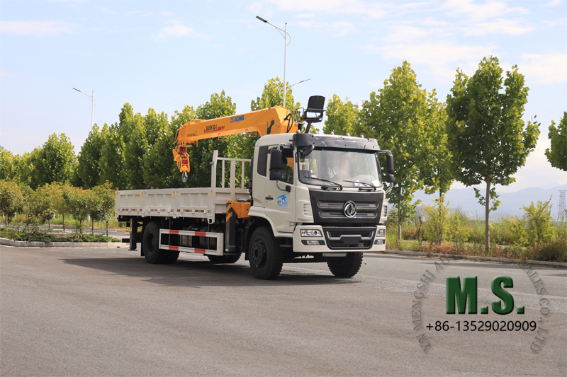 Chinese Dongfeng Crane Truck.jpg