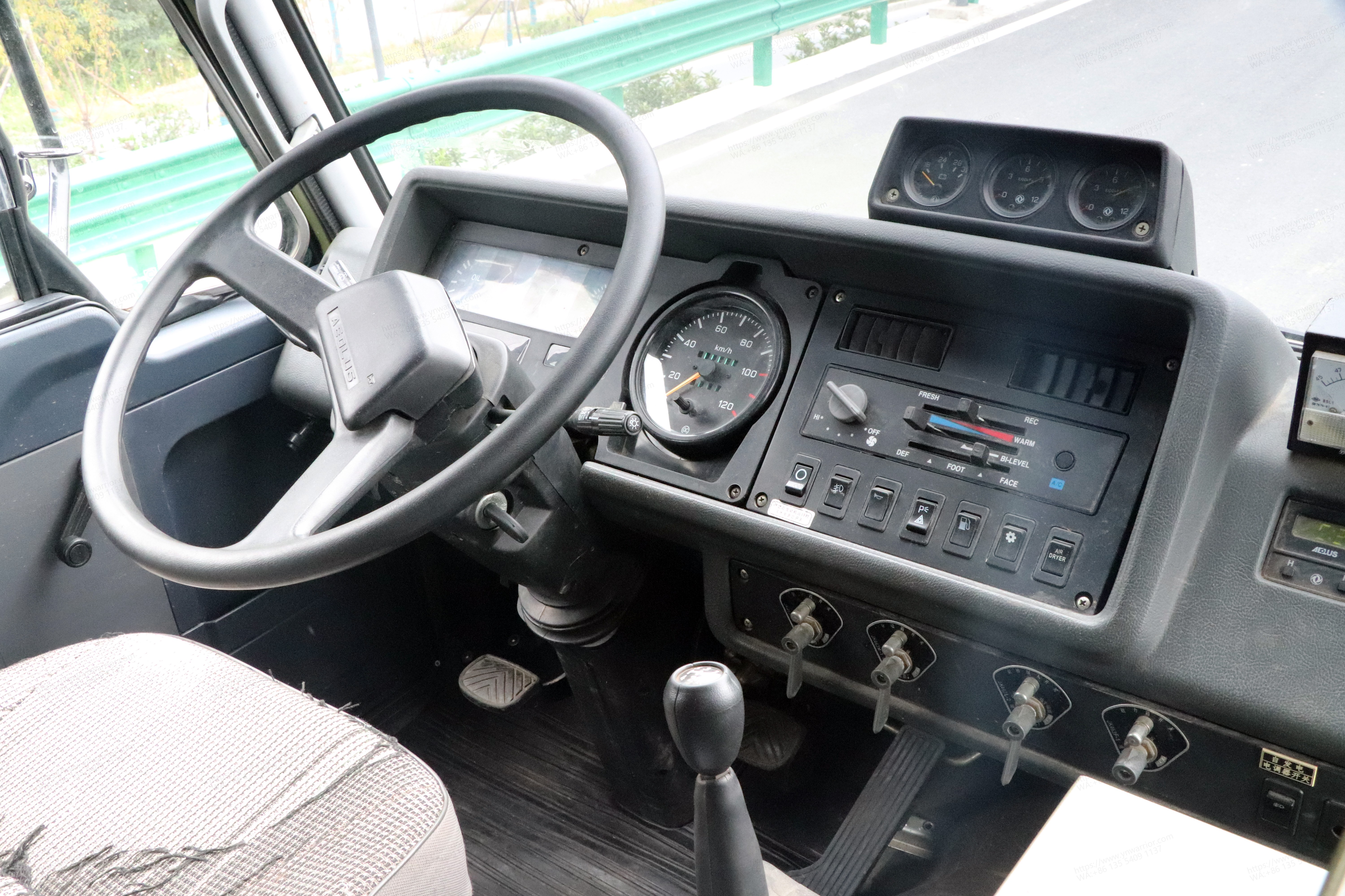 Dongfeng 6x6 off-road passenger commute truck bus cabin