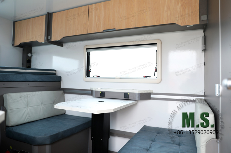 China Iveco 4x4 Off-road RV table