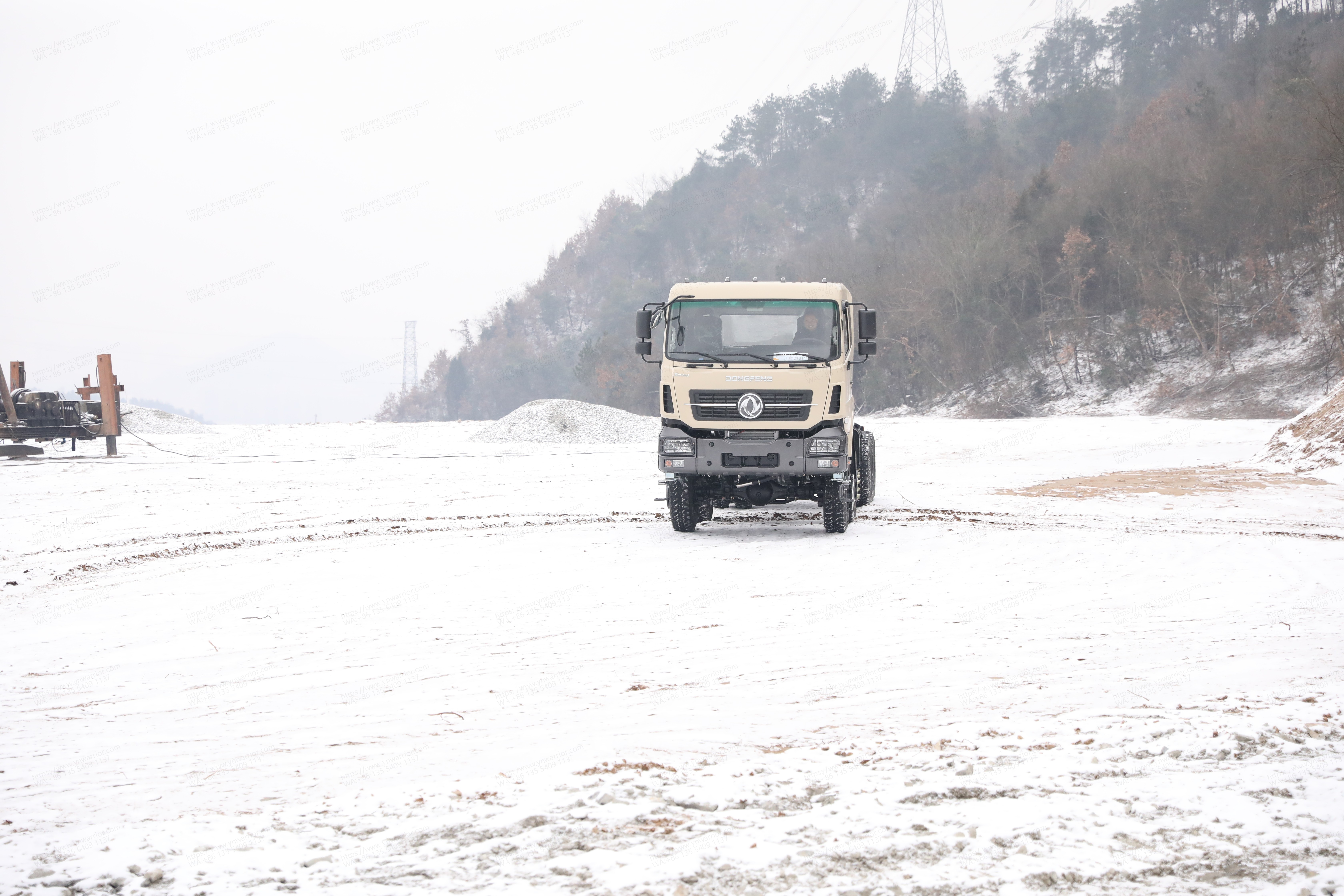 Chinese Dongfeng 8x8 truck thickened