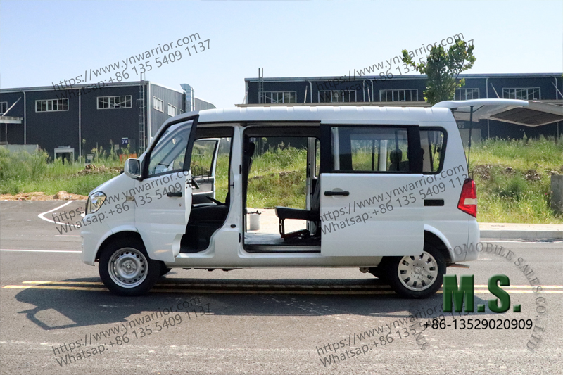 samall passenger van 7 seats