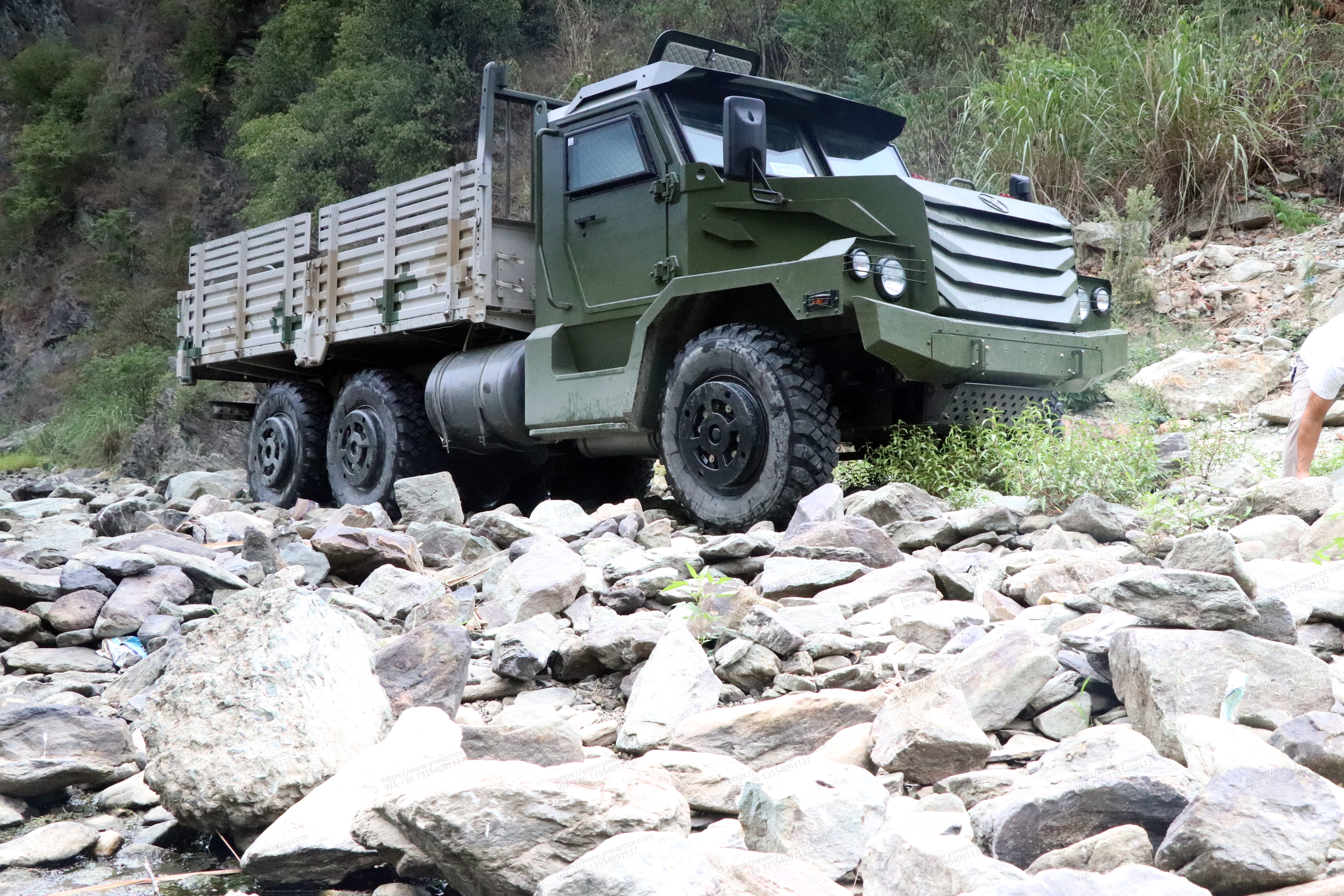 Dongfeng 6x6 off-road filed truck for army