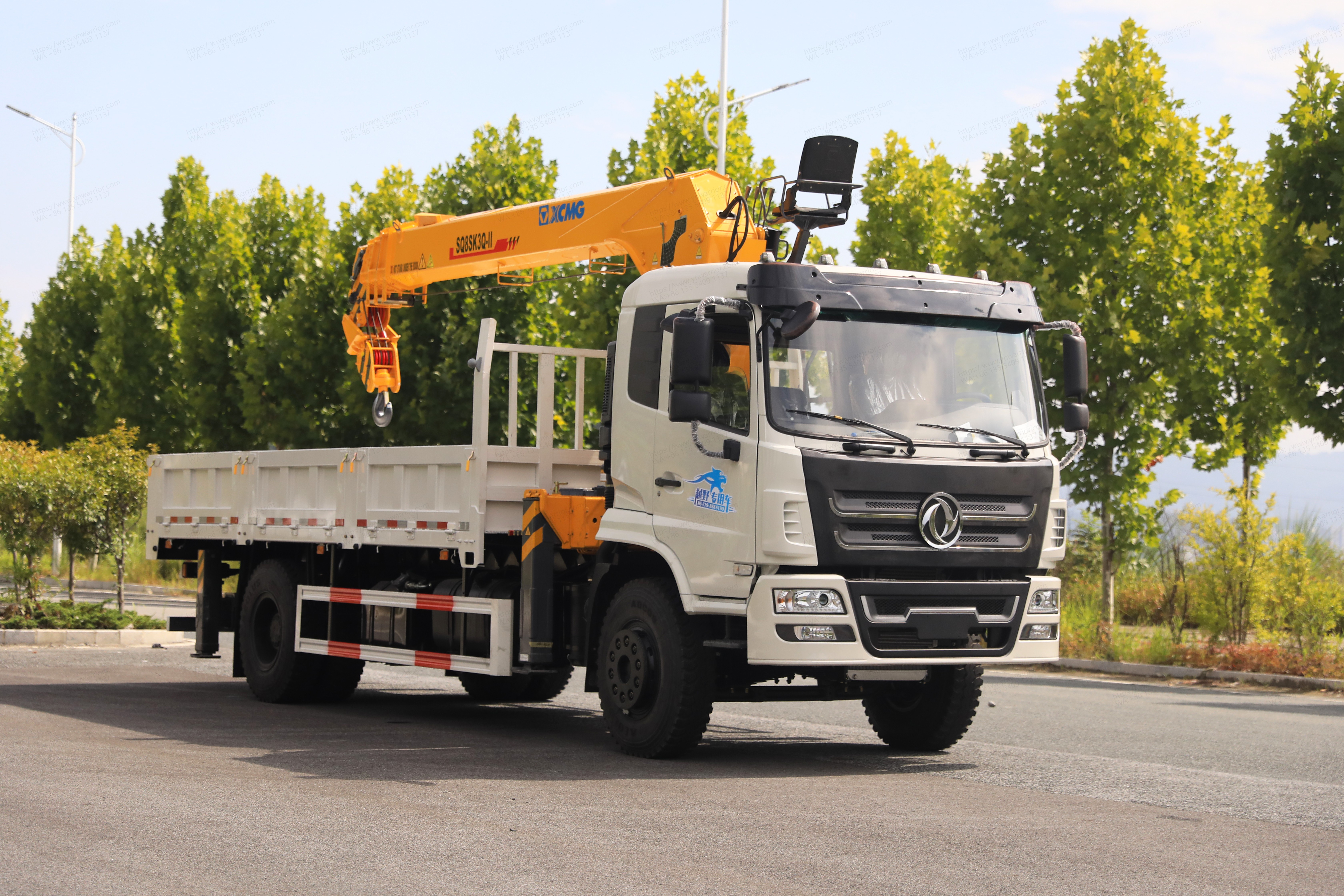 Chinese Dongfeng XCMG crane truck