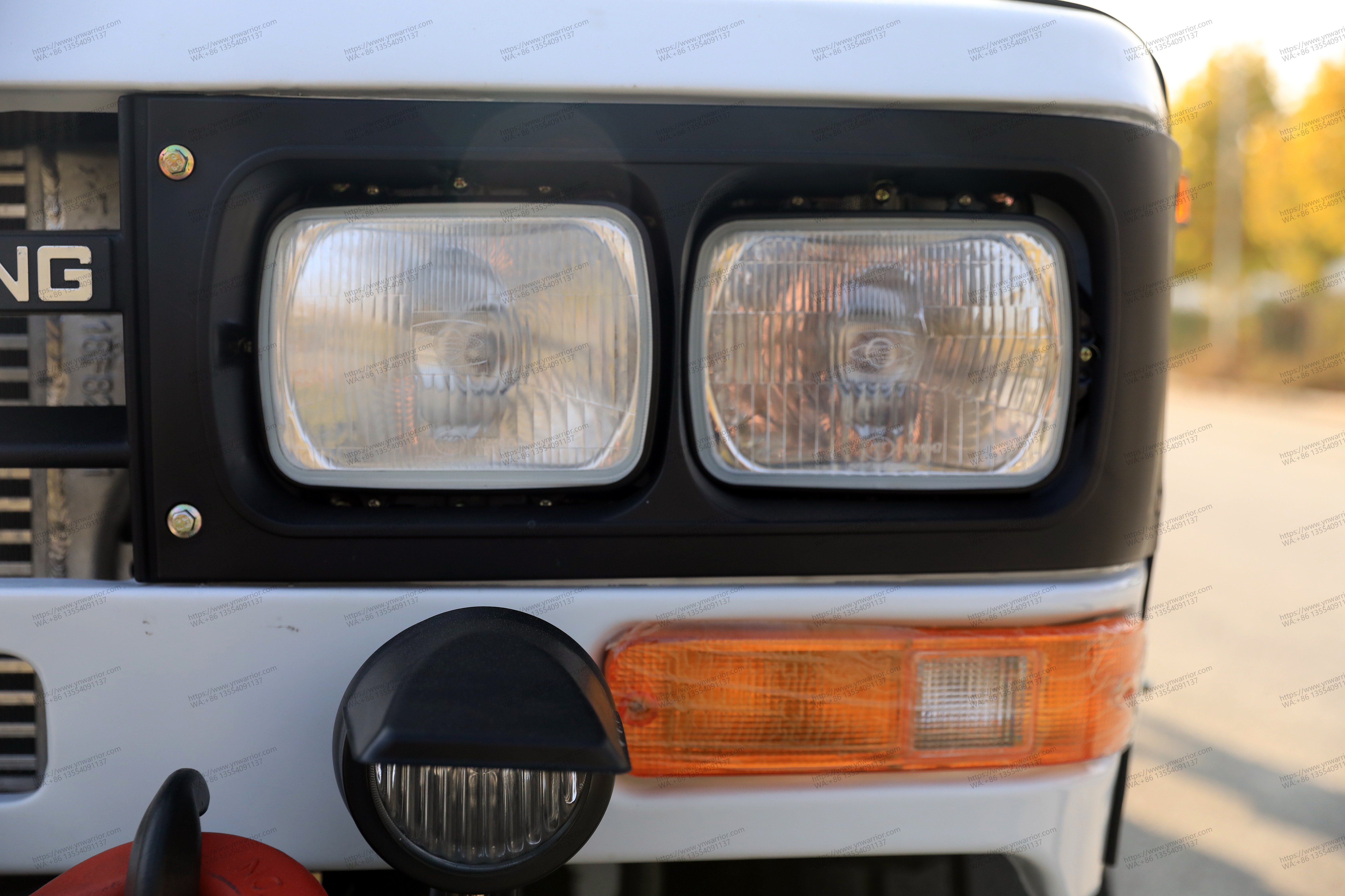 dongfeng 6x6 off-road troops carrier truck headlight