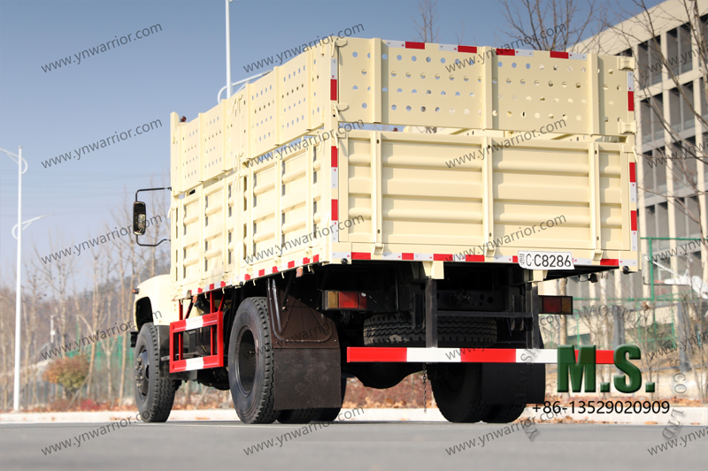 Dongfeng 4x4 off-road truck rear pesperctive high height cargo box