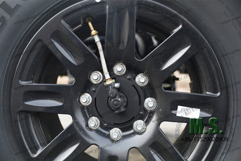 Dongfeng Mengshi 4x4 off-road chassis with cab tyre with ctis