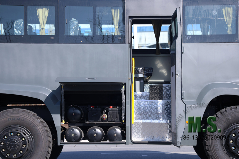 Dongfeng 6x6 off-road bus enter step footage