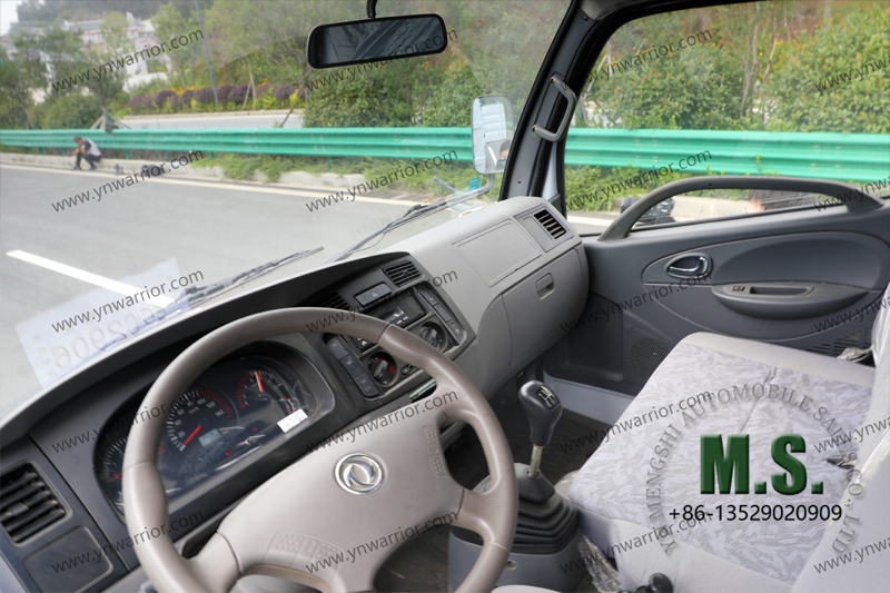 Dongfeng small truck cab