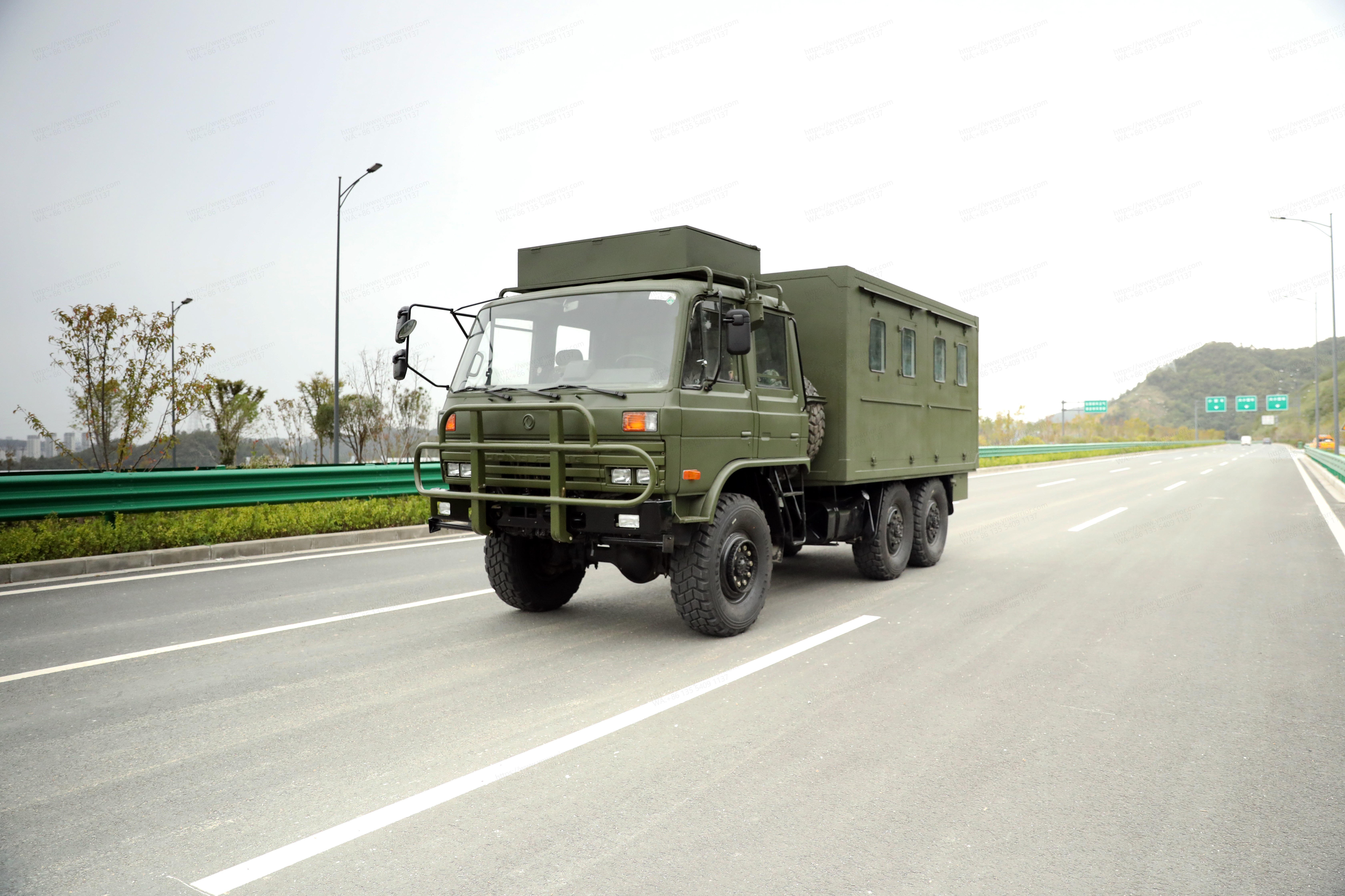 Dongfeng 6x6 off-road truckbus