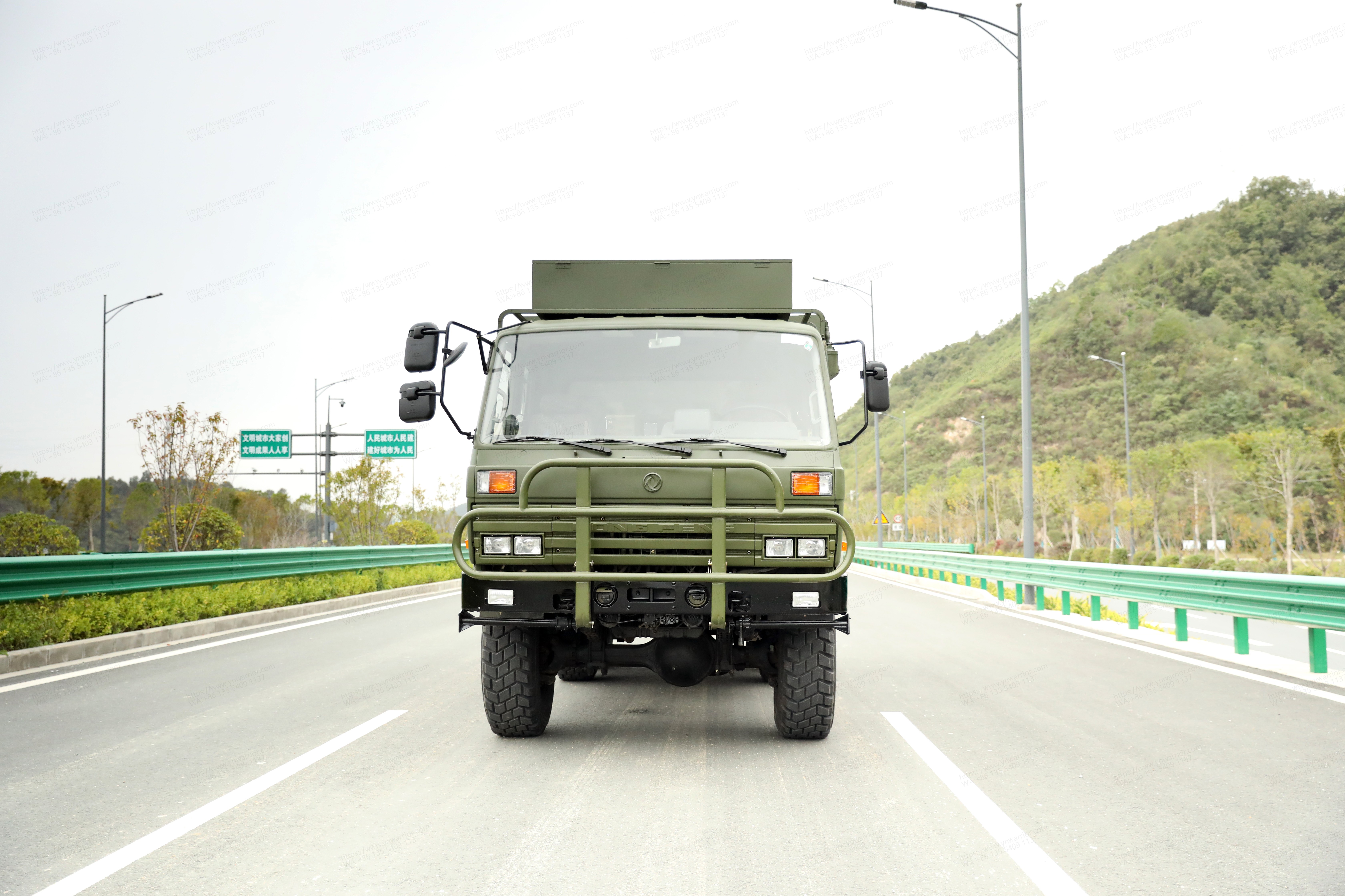 Dongfeng 6x6 off-road passenger truck bus