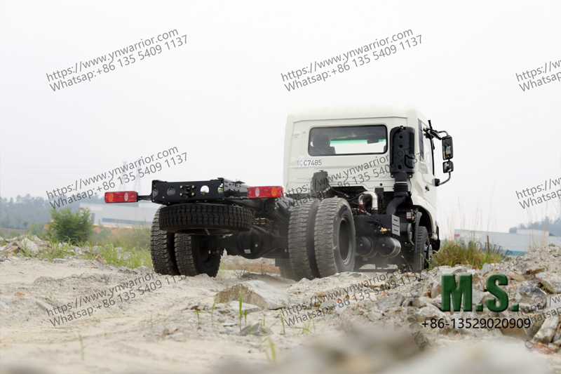 Dongfeng off-road truck 4wd falt head cabin no superstrcutrer