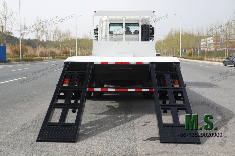 4X2 flatbed rescue truck uphill