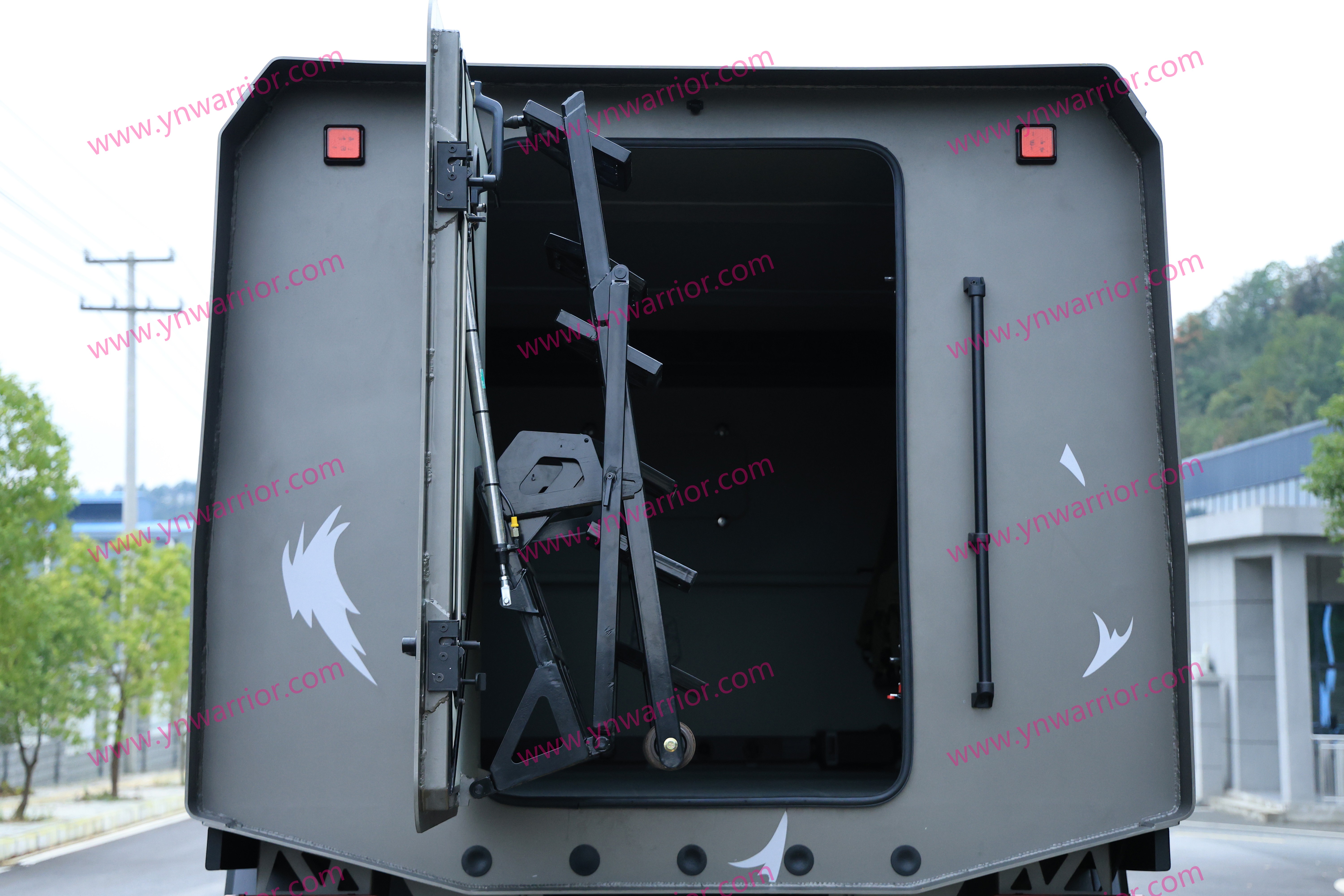 bullet proof+ shooting hole of armored vehicle