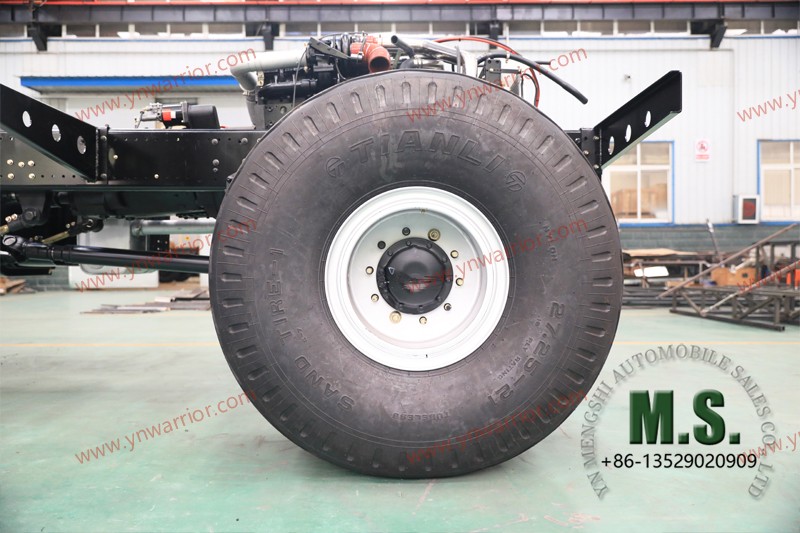 desert tyre 22.5 R20 6x6 off-road massive rolling chassis