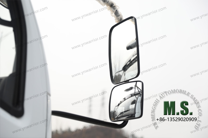 Dongfeng 4x4 modern cab truck chassis with cab medium duty reverse camera