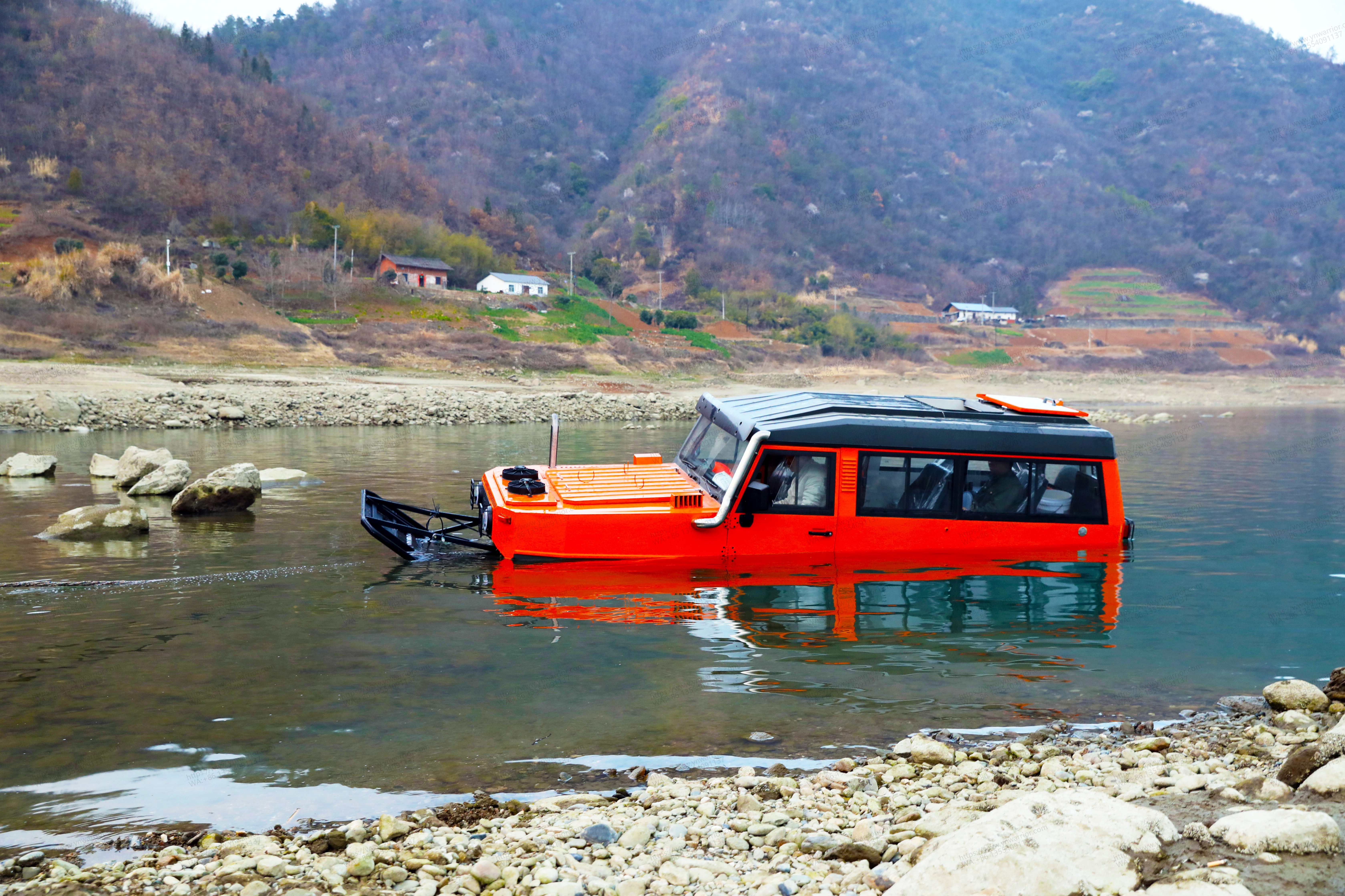 China made amphibious vehicle 4x4