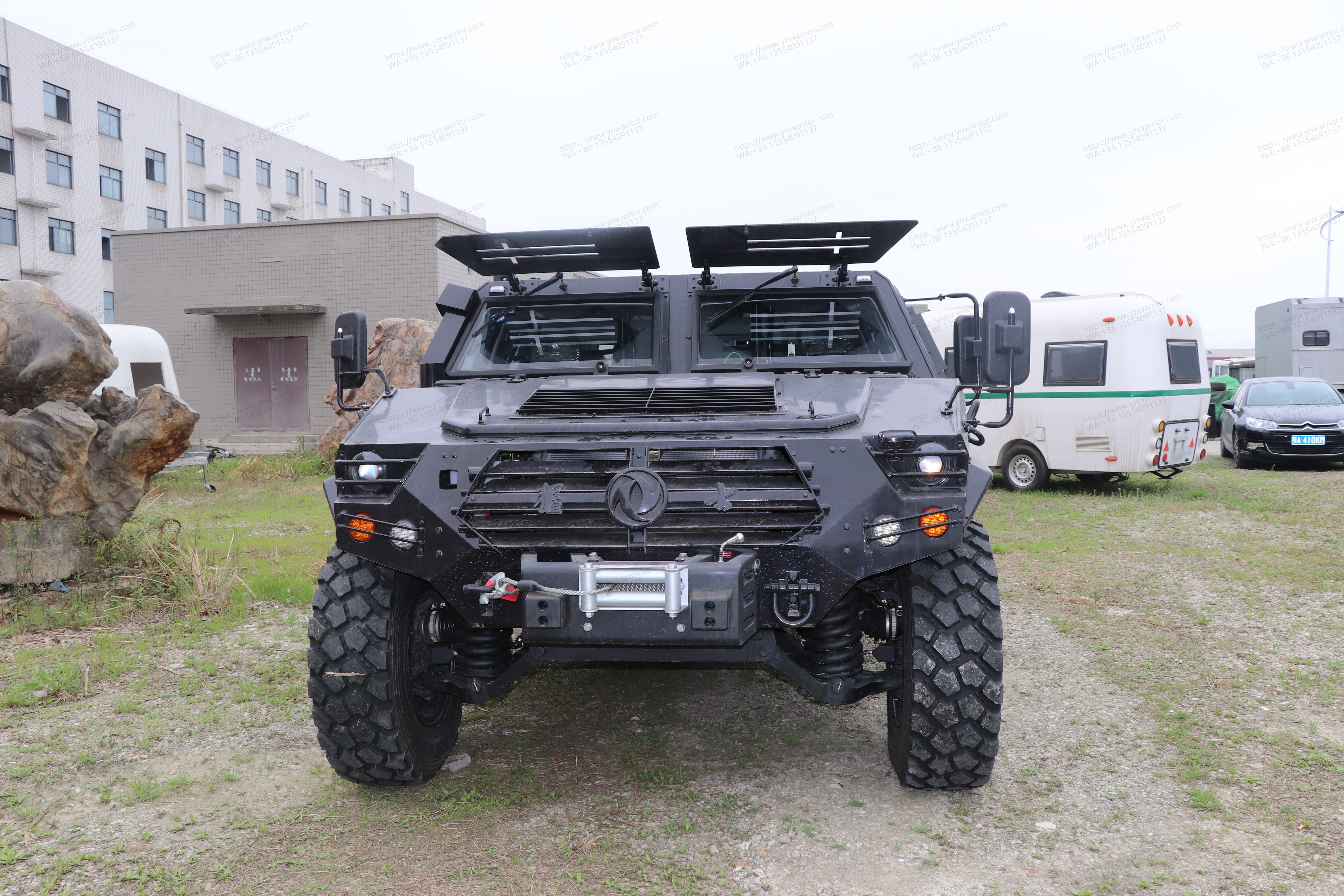 Dongfeng warrior 4x4 off-road armored vehicle