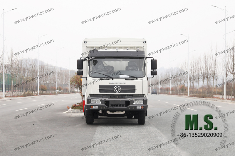 Dongfeng one and half row cab with a bed