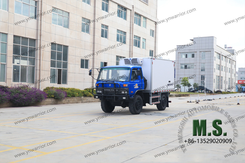 2-ton load weight dongfeng 4x4 refrigerator truck