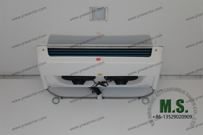dongfeng 4x4 refrigerator truck inside air-conditioner