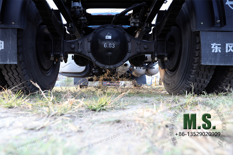 solid chassis Dongfeng trucks coach truck