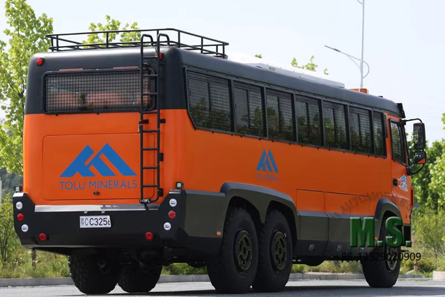 210- Horsepower 10.85 ton Gross Weight 6x6 Yellow Dongfeng Off-road Passenger Bus，commins B210 33 Engine ,eight Gears Bus,Factory Direct，Export version of an off-road bus