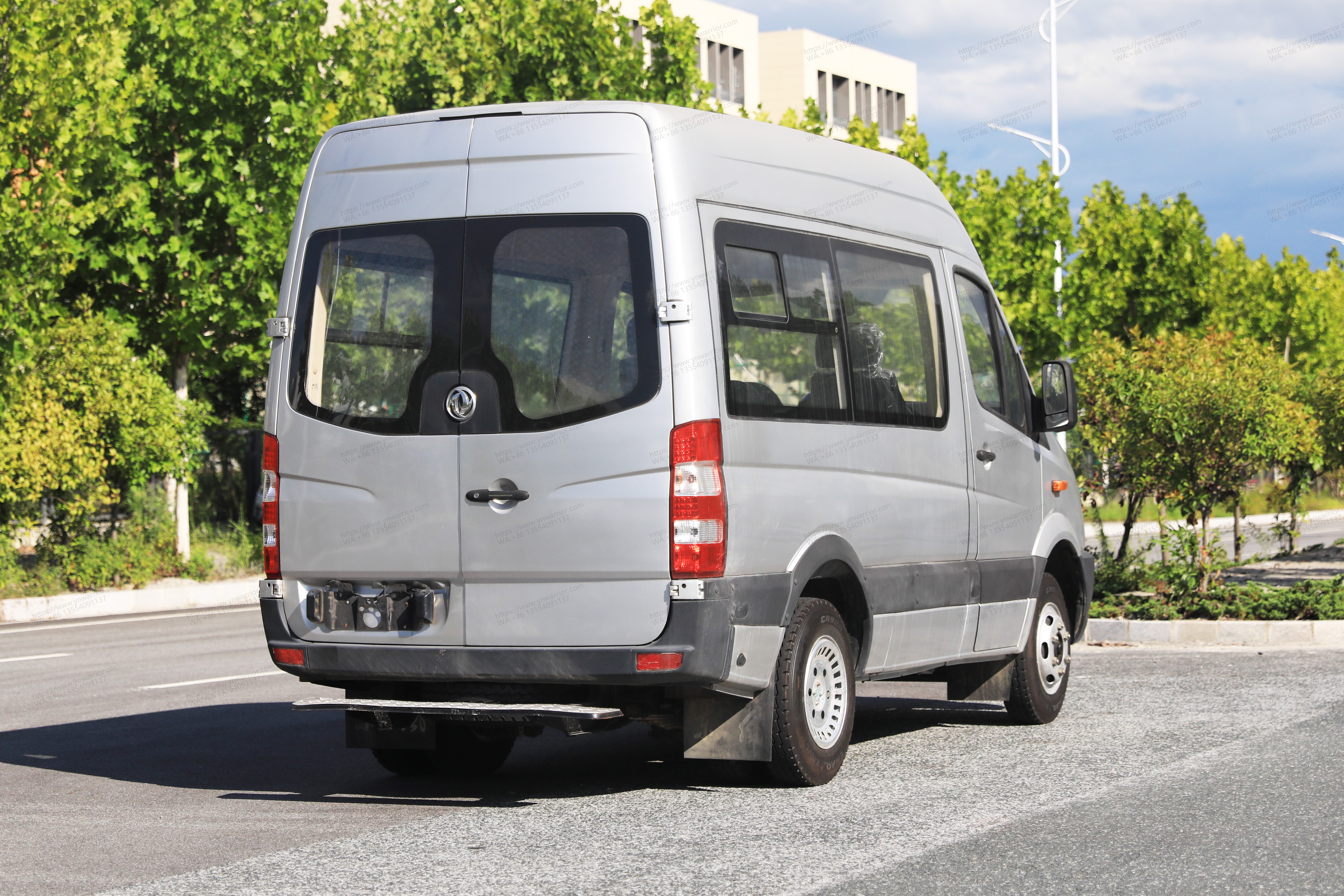 Dongfeng exclusive minivan